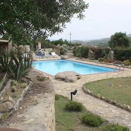 Villa Al/1 Con Piscina Immersa Nel Verde